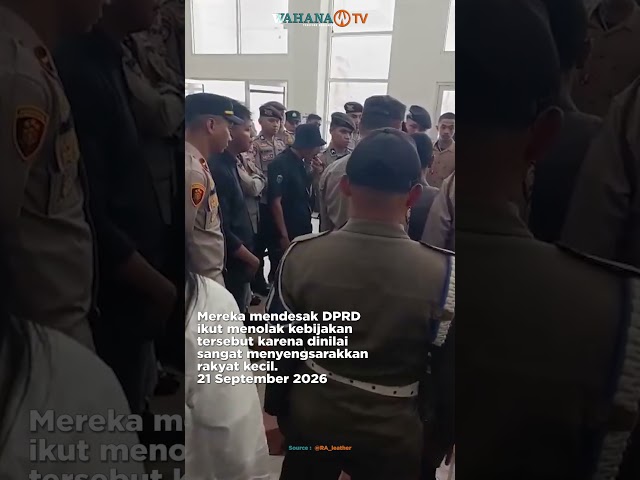 Demo BBM di DPRD Gorontalo Ricuh