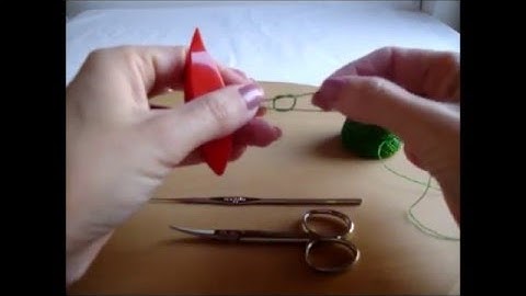 Tatting step 1 - How to wind a tatting shuttle