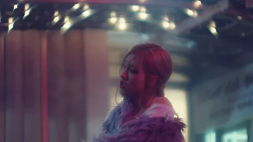Sia (Chandelier) but Rosé as the actress in the MV
