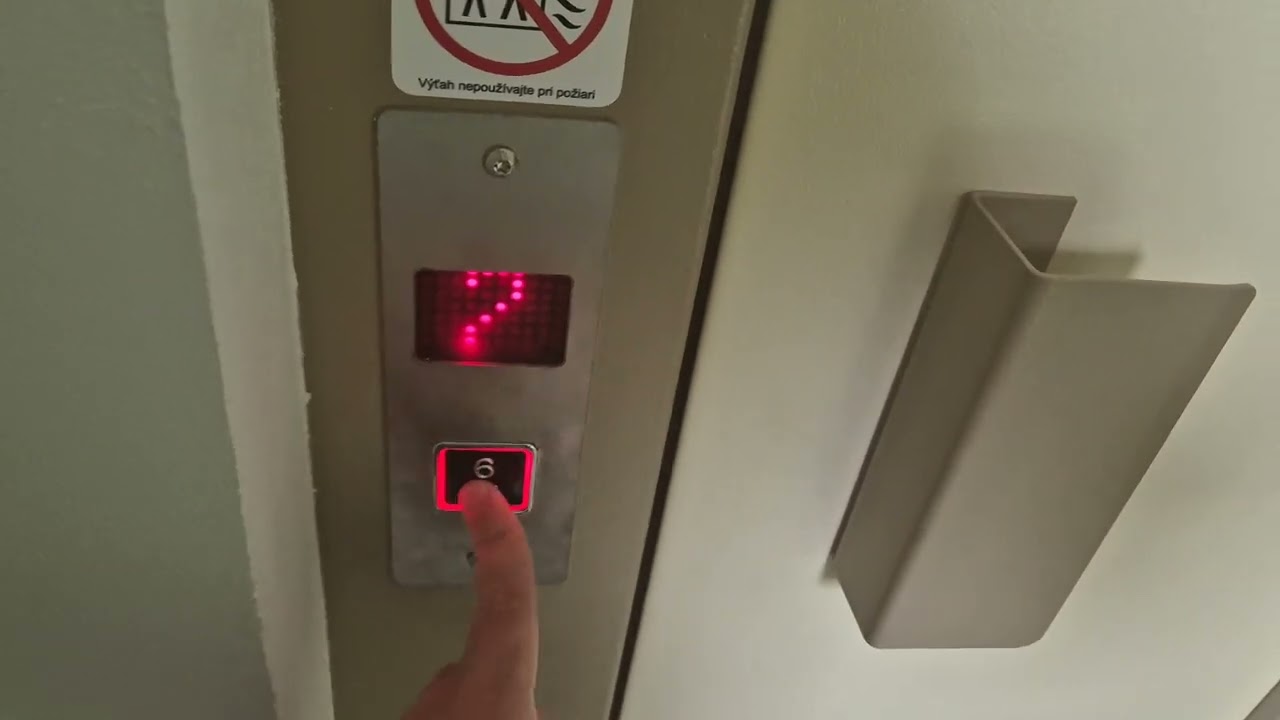 Trakčný výťah Vymyslicky z roku 2022 @ Vl. Clementisa 5, Prievidza, Slovensko