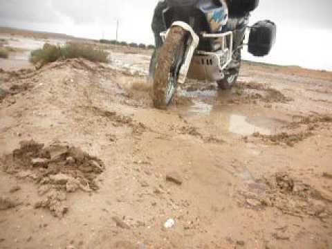 honda africatwin 750 omgevallen - YouTube