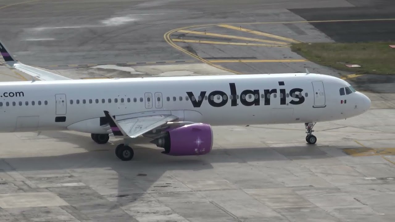 Operaciones Terrestres en el Aeropuerto Internacional de Cancun - ULTRA HD -