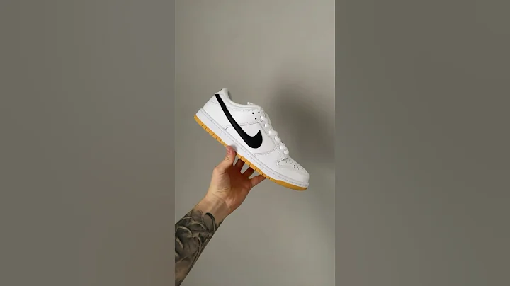Nike SB Dunk Low White Gum #nikesbdunk #nikesb #dunklow #dunk #shoes #sneaker #sneakerhead #shorts