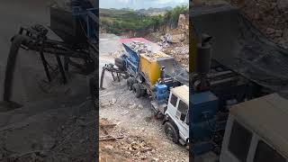 Btma Truck-Mounted Mobile Box Crusher With Vibrating Feeder And Conveyor And Vibrating Screen.