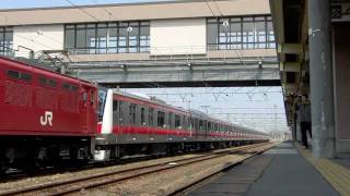 E233系5000番台（京葉線用）甲種回送　新津駅出発