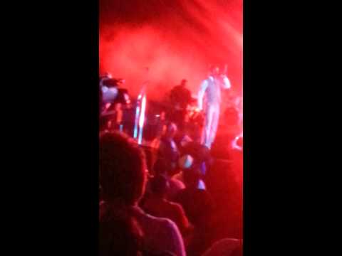 Maxwell feat Alicia Keys "Fire We Make" (LIVE)