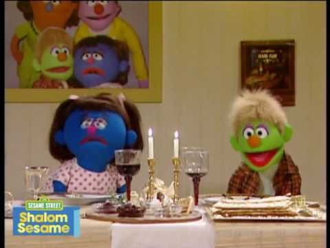 Shalom Sesame: Sneak Peek: It's Passover Grover!