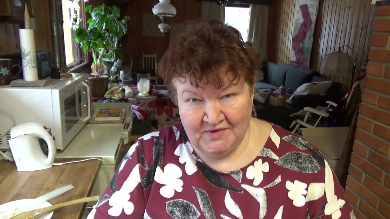 Kauraperunasämpylät ja kierrepatongit sekä kahvipensaan hoitoa