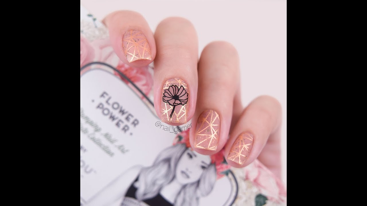 Nail art / negative space flower stamping design