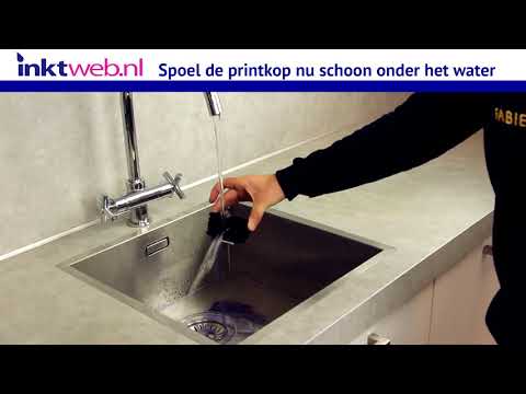 Video: Hoe De Inkt Van De Printer Te Reinigen
