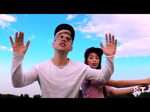 Video Oficial de Ando Buscando (Un Nuevo Amor) en YouTube - Tharyk y Damy Rojo