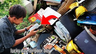 Poor boy Found $20000 and Lots of Broken Phone at Landfill || Restoring abandoned WUAWEI Y9 Cracked