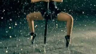 Rihanna - Umbrella (Official Music Video)