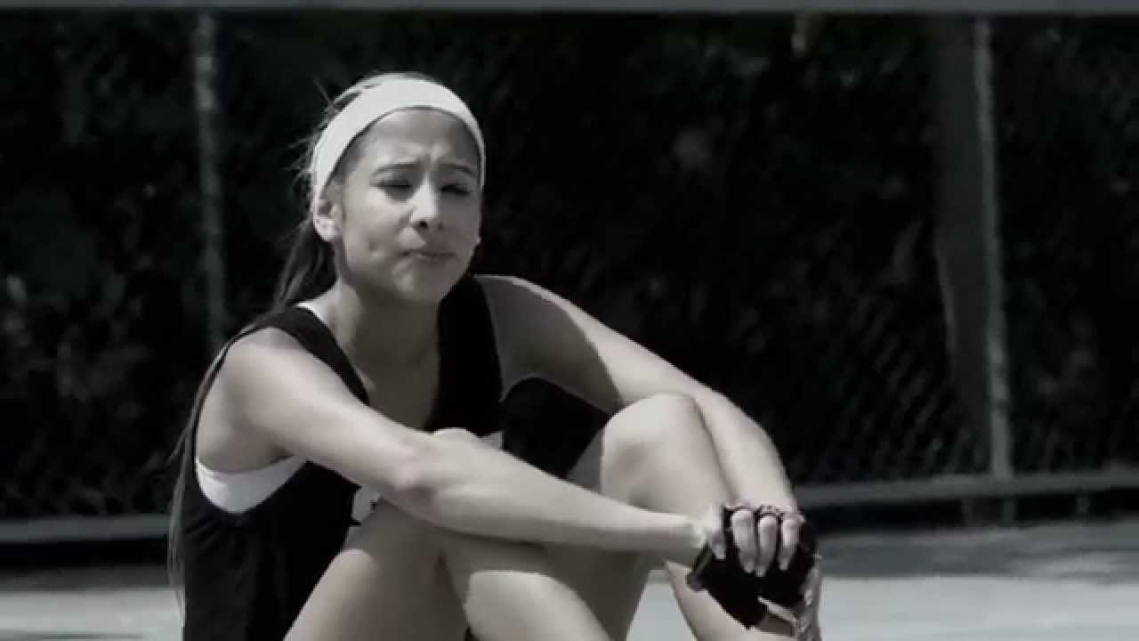 Daniela Henao, Jugadora de fútbol y practica el Freestyle. YouTube Daniela Henao, Jugadora de fútbol y practica el Freestyle. YouTube