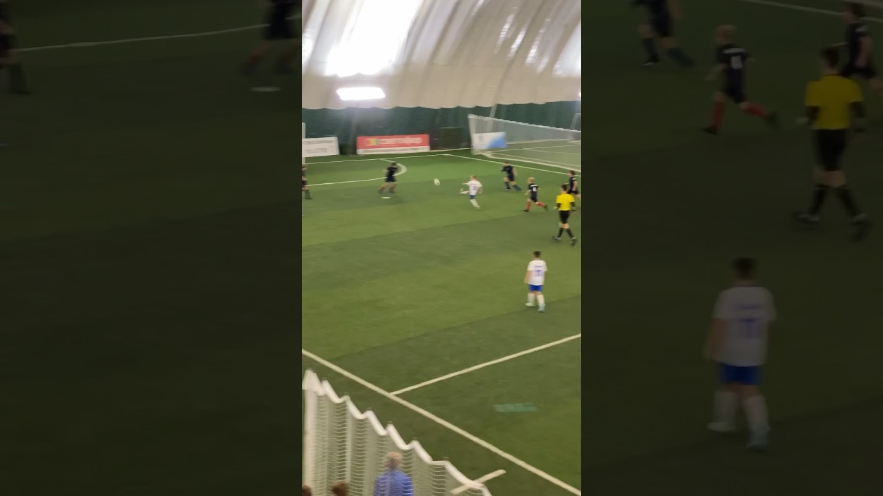 Хорошая комбинация и удар по воротам! Вратарь на месте😅 - YouTube