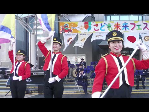 女性警察官 『やってみよう』美しきカラーガード隊 フレッシュウインズ/フラッグ演技&ダンス　大阪府警察音楽隊　堺市役所 北側広場