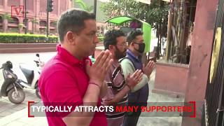 Hindus Show up to Pray at Closed Temples as India Issues Total Lockdown