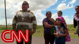 CNN films border patrol detaining 4 children, 2 adults