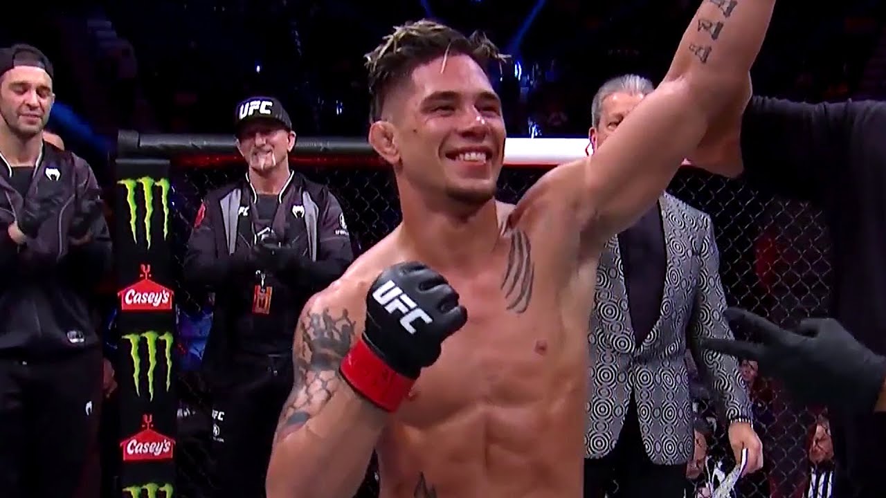 TJ Brown submits Erik Silva in the third round at UFC 282 (video)