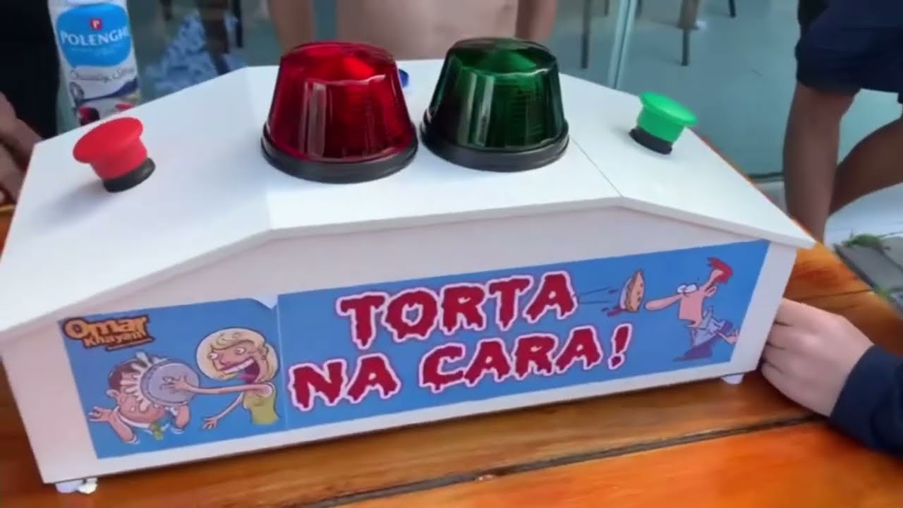 TORTA NA CARA (duas opções: somente a máquina ou completo!) - Locação de  Brinquedos em João Pessoa - PB