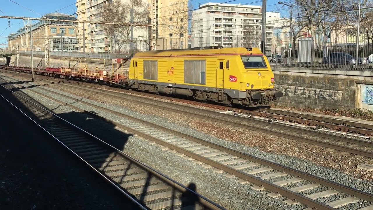 BB 26114 en livrée Fantôme,BB 75079 infra,1 Un train TGV POS Carmillon inoui 4414.à Lyon le 08/02/22
