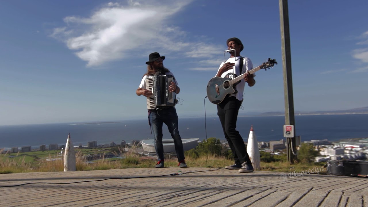 Frazer Barry - Toe, Roer Jou (Ft. RIku Lätti)