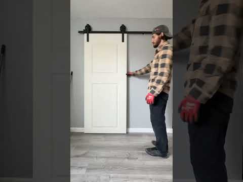 Installation barn door