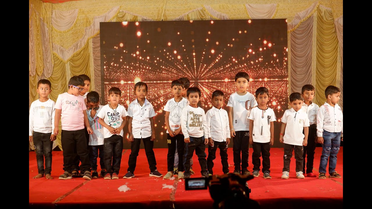 Dance on Tukur Tukur Song by LKG Boys - YouTube