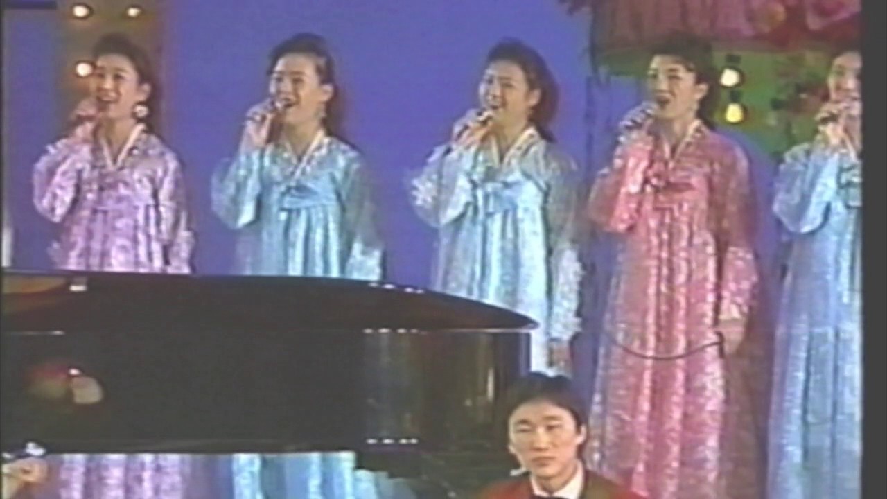 北朝鮮 ワンジェサン軽音楽公演 - 1 - - YouTube