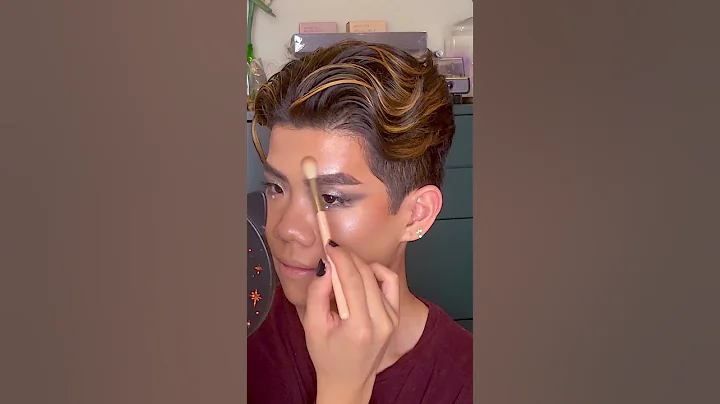 A man… wearing MAKEUP?! 😱 - DayDayNews