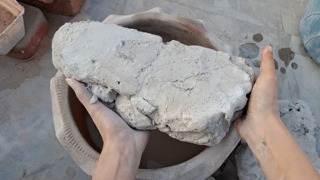 New video Cement dirt dry&water clay pot crumbling 