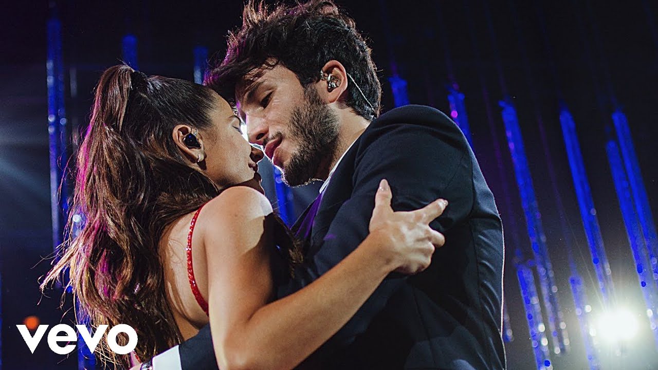 TINI, Sebastián Yatra - Oye (Live - Quiero Volver Tour, Luna Park 2019)