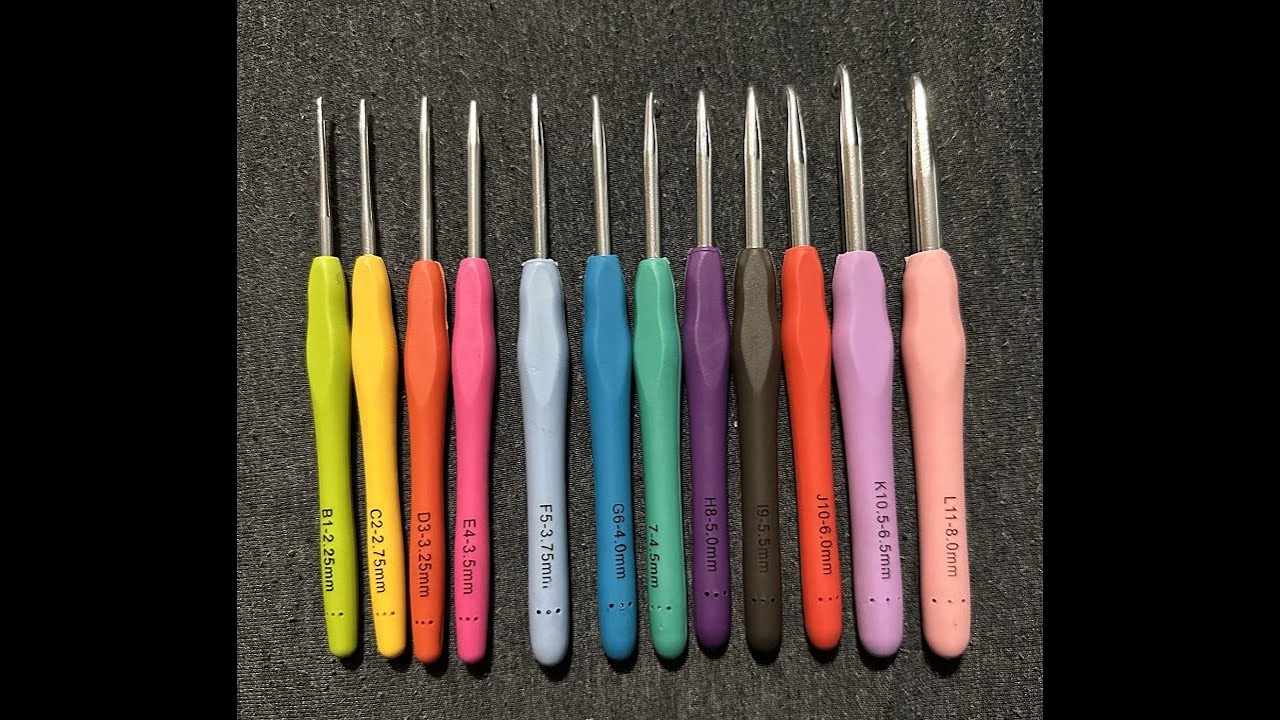 BeCraftee Crochet Hooks Kit 31 Piece Set with 9 Ergonomic Hook Sizes, 6 Yarn Needles, Addit