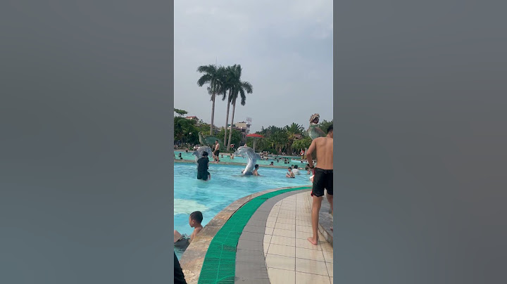 Bể bơi mùa hè