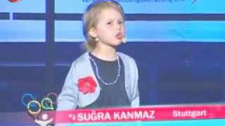 Almanya Lı Küçük Kızdan Muhteşem İsti̇klal Marşi Miz 2 Kıtasını Bi̇lmeyenler Utansin