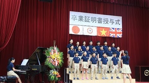 Lễ tốt nghiệp tiểu học kiểu Nhật khiến phụ huynh bật khóc