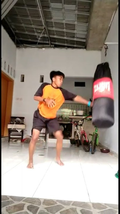 Latihan Pola Serang Menggunakan Samsak || M. Lintang Terate #short