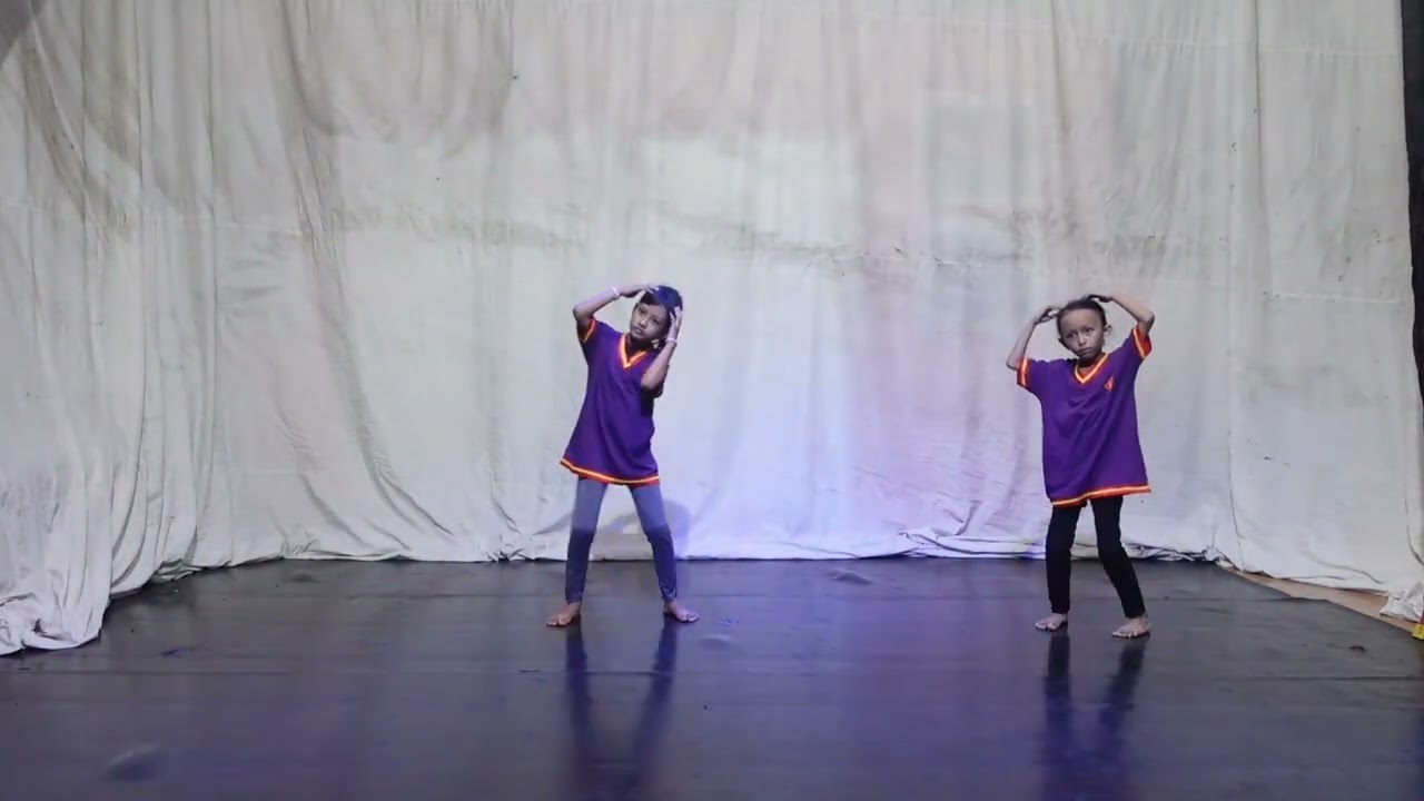 Tari Keong Raff Dance Company 