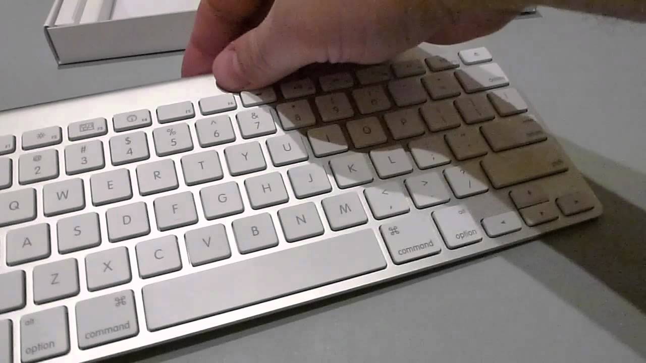 APPLE WIRELESS KEYBOARD (US) ②