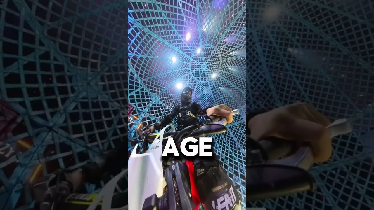 He has the best job in the world🌎 (Cr: @zyair_circus)