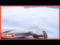 عامل ينتقم من شاب ألقى عليه مادة حارقة وأشعل فيه النيران عامل ينتقم من شاب ألقى عليه مادة حارقة وأشعل فيه النيران