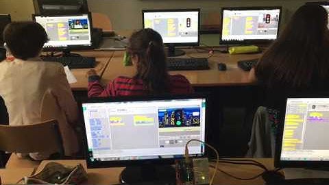 Semáforo con Pulsador con S4A (Scratch For Arduino)