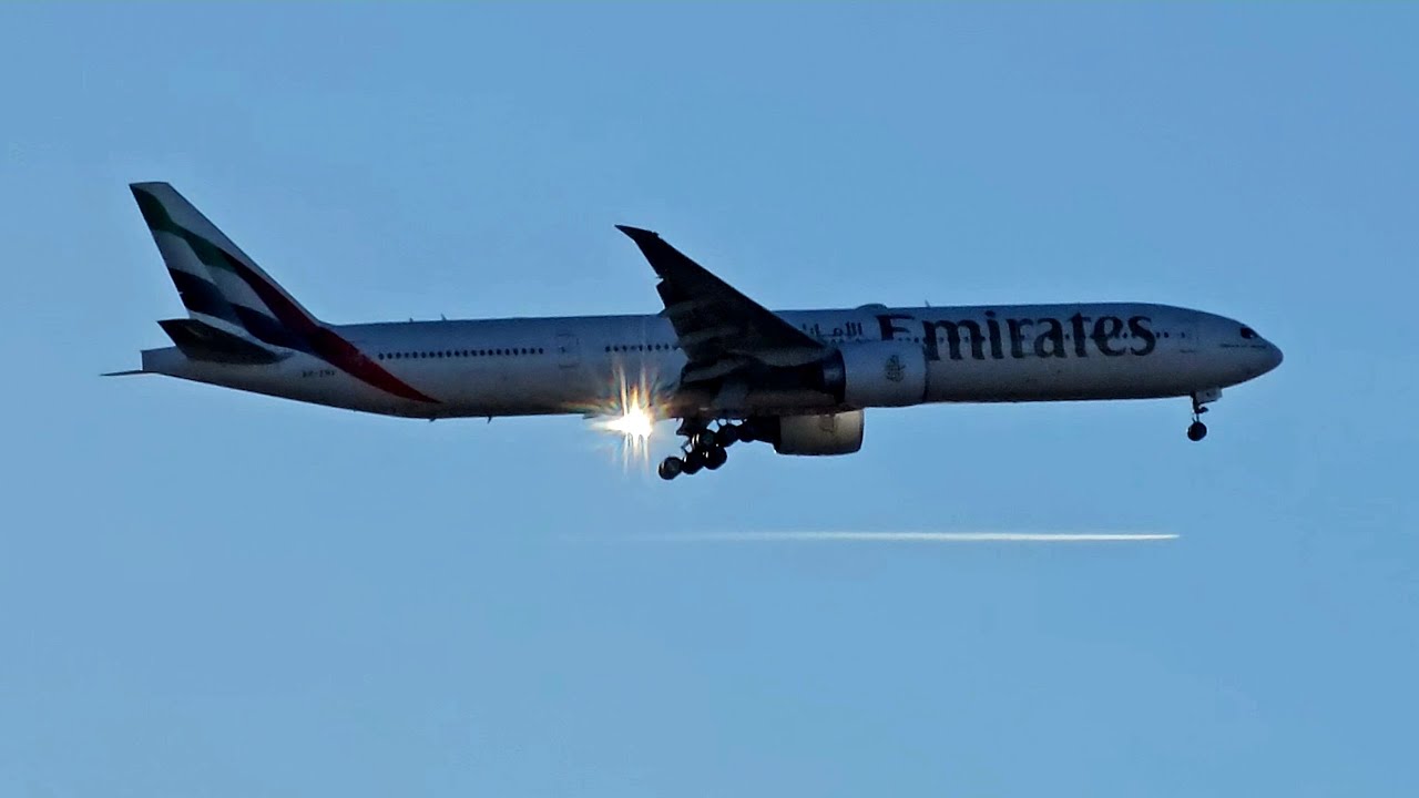 Emirates Boeing 777 in BUD