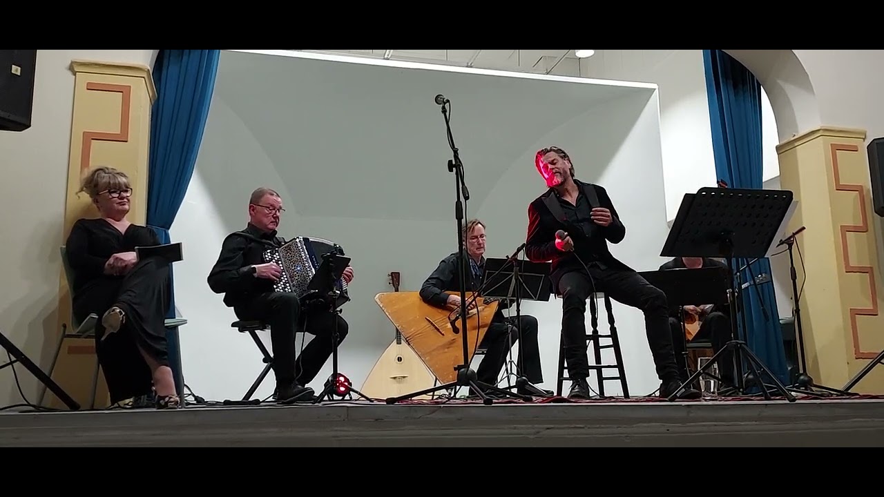 Jori Otsa & Mah`Orkka - Katselen yli virran