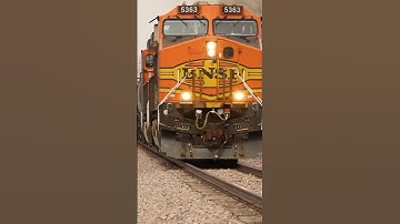 Dash 9 duo on the H-NTWLIN #train #railfan #railroad #bnsf #CB&Q #dash9 #short #shorts #fyp