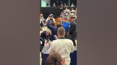 Büszke vagyok Gyekiczki Marcira, hogy Orbánt Strasbourgban is szembesítette!