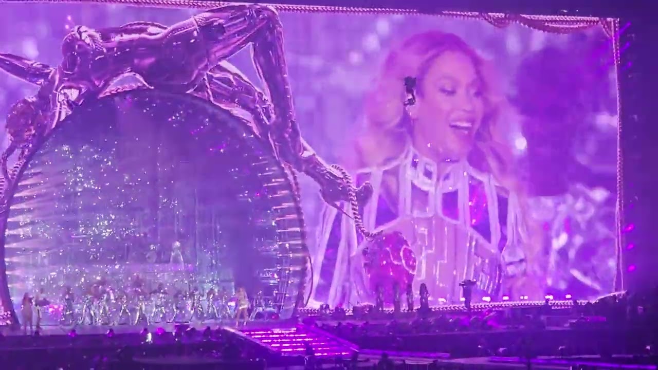Beyonce CUFF IT - ENERGY - BREAK MY SOUL RENAISSANCE WORLD TOUR LAS VEGAS, Allegiant Stadium Day 2.