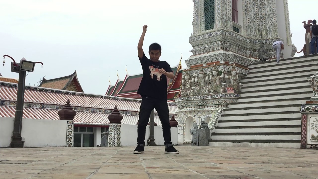 Poppin Sifuk freestyle at Wat arun, Thailand
