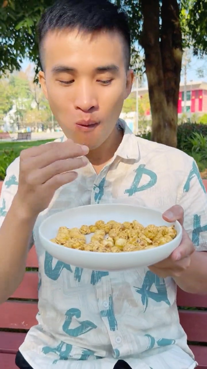 Su Hao comedy: Popcorn falls ?
