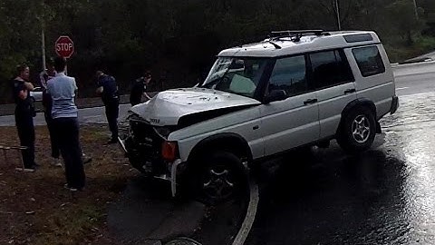 4WD Destroyed 4x4 Crashed into Tree